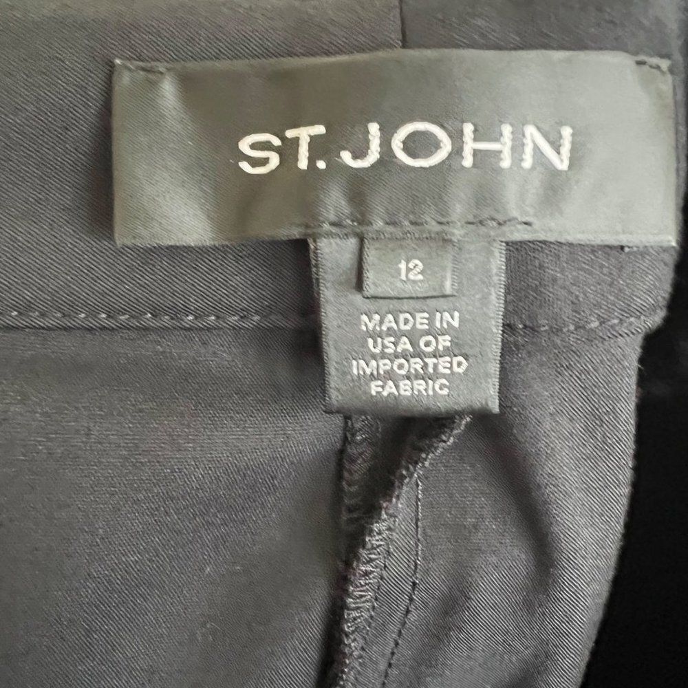 St. John 'Jennifer' Black Pintuck Ankle Pants Dress Slacks Size 12 - Picture 5 of 8